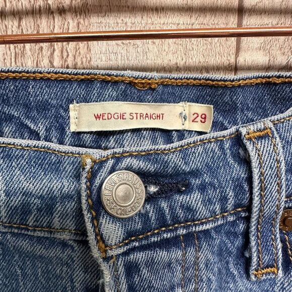 Levi's Light Blue Cropped Jeans - Picture 5 of 14